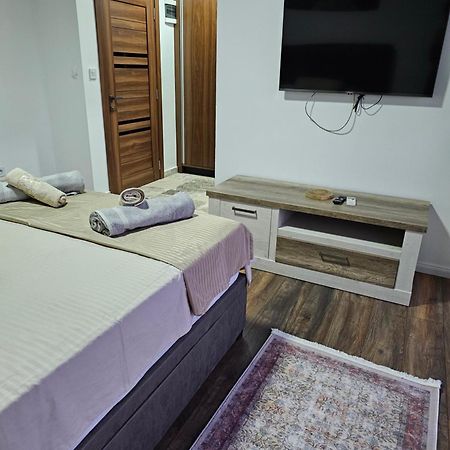 Apartments Ishmi In Center Of Ulcinj Exterior foto