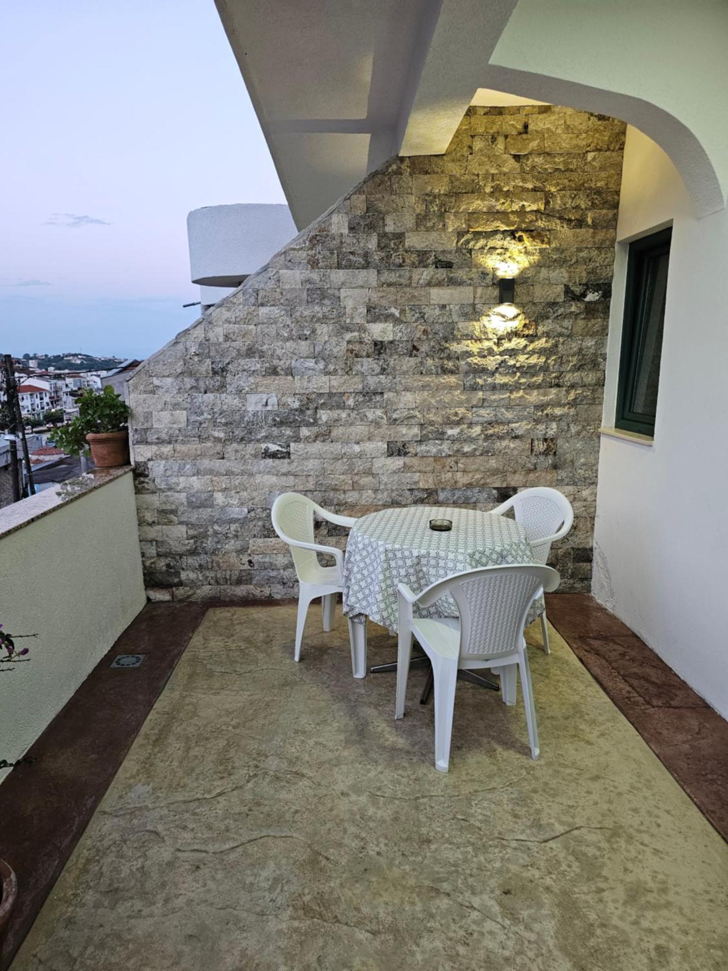 Apartments Ishmi In Center Of Ulcinj Exterior foto